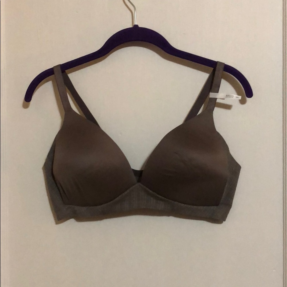 Possibly Missized Wireless Bra *READ DESCRIPTION*
